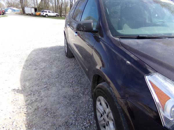 2009 Chevy Traverse LS AWD - - by dealer - vehicle for sale in Vinton, IA – photo 3