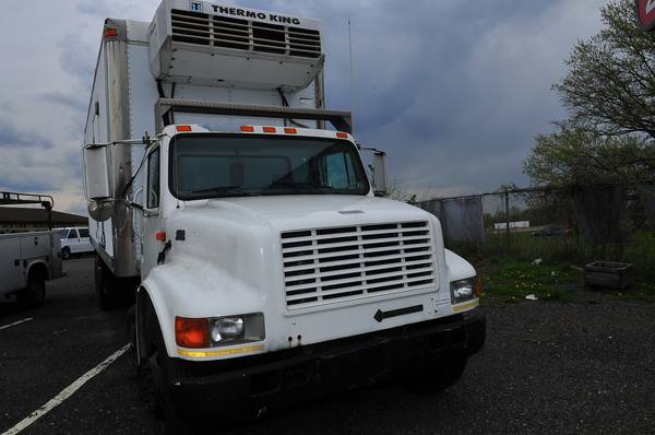 01 International Harvester 4700 Reefer Insulated Box 24 Foot Diesel for sale in Philadelphia, PA – photo 12