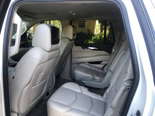 2015 Cadillac Escalade Luxury - cars & trucks - by dealer - vehicle... for sale in North Hollywood, CA – photo 20