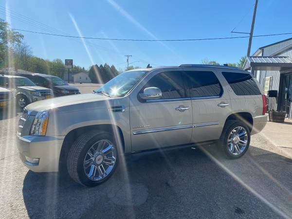 2014 Cadillac Escalade AWD 4dr Platinum - - by dealer for sale in CENTER POINT, IA – photo 6