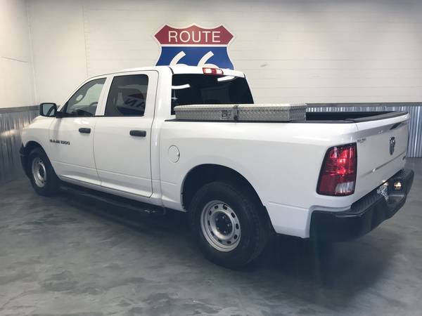 2012 RAM 1500 ST CREW CAB! CLEAN CARFAX! V8 FLEX FUEL! ONLY 76.5K MI!! for sale in Norman, TX – photo 4