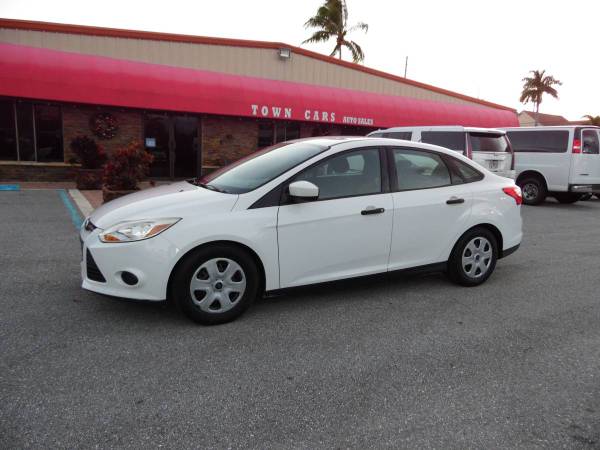 2012 Ford Focus 4-Door sedan Only 12,000 Miles! - cars & trucks - by... for sale in West Palm Beach, FL – photo 3