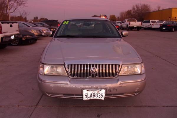 2005 Mercury Grand Marquis Sedan - cars & trucks - by dealer -... for sale in Brentwood, CA – photo 5