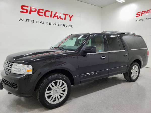 2011 Lincoln Navigator L! 4WD! Nav! Backup Cam! Htd&Cld Seats! DVD!... for sale in Suamico, WI – photo 2