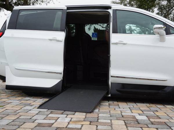 2017 Chrysler Pacifica Limited 4dr Wagon Brigh for sale in Bradenton, FL – photo 15