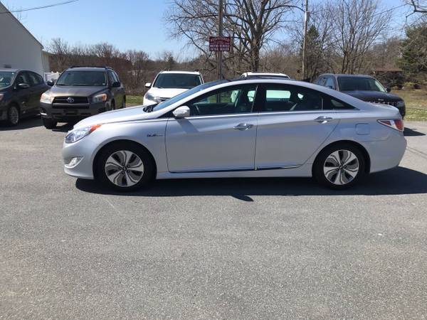 2015 Hyundai Sonata Hybrid Limited - - by dealer for sale in Clifton Park, NY – photo 4