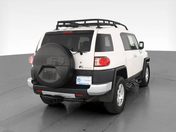 2010 Toyota FJ Cruiser Sport Utility 2D suv White - FINANCE ONLINE -... for sale in Akron, OH – photo 10