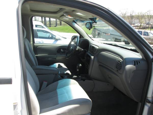 2007 Chevrolet Trailblazer (4x4 ) - - by dealer for sale in Hutchinson, MN – photo 10