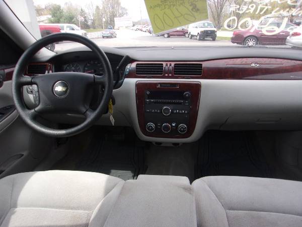 2006 chevy impala LS 4 DR - - by dealer - vehicle for sale in Hortonville, WI – photo 8