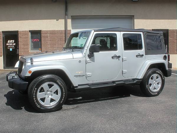 2012 JEEP WRANGLER UNLIMITED SAHARA 4X4 * LEATHER * NAV * NEW TOP!! for sale in West Berlin, NJ – photo 2