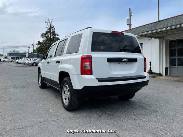 2011 Jeep Patriot 2WD CVT - - by dealer - vehicle for sale in York, PA – photo 8
