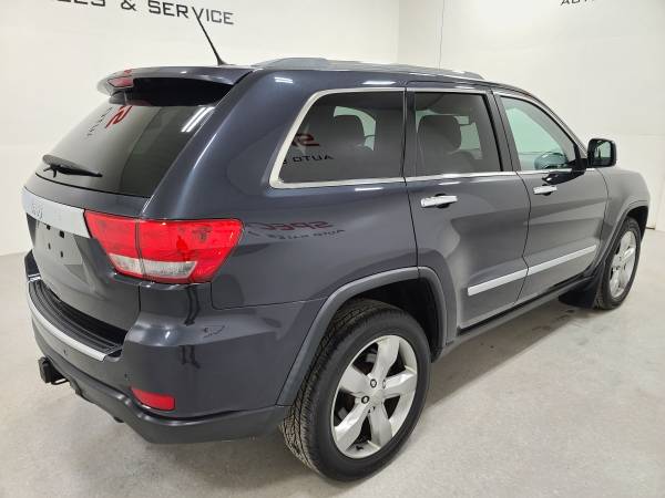 2012 Jeep Grand Cherokee Overland! 4WD! Nav! Moon! Htd & Cld Seats! for sale in Suamico, WI – photo 22
