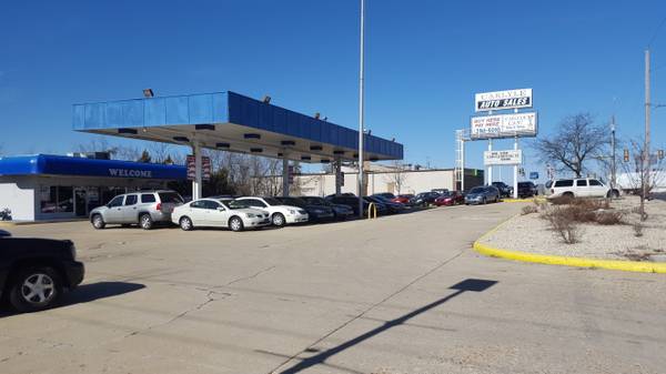 CARLYLE AUTO SALES - BUY HERE PAY HERE - - by dealer for sale in Rockford, IL – photo 3