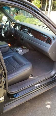 2000 Lincoln Town Car ( Executive Series ) for sale in Southington , CT – photo 12