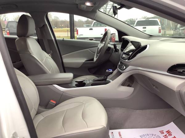 Low Mileage! 2017 Chevy Volt! One Owner! - cars & trucks - by dealer... for sale in Ortonville, MI – photo 21