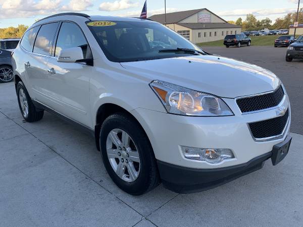 2012 Chevrolet Traverse AWD 4dr LT w/1LT - cars & trucks - by dealer... for sale in Chesaning, MI – photo 3