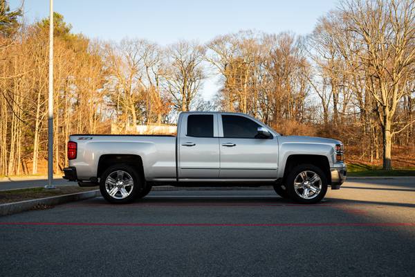 2014 Chevrolet 1500 2LT Z71 - cars & trucks - by owner - vehicle... for sale in Wayland, MA – photo 11