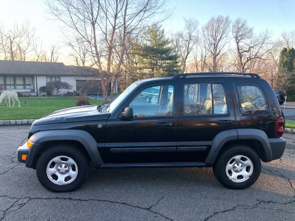 2007 Jeep Liberty s - cars & trucks - by owner - vehicle automotive... for sale in Totowa, NY – photo 2