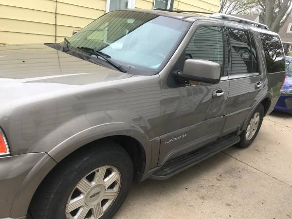 2004 Lincoln Navigator for sale in milwaukee, WI – photo 2
