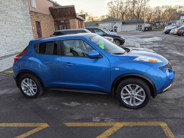 2011 Nissan Juke - - by dealer - vehicle automotive sale for sale in Evansdale, IA – photo 4