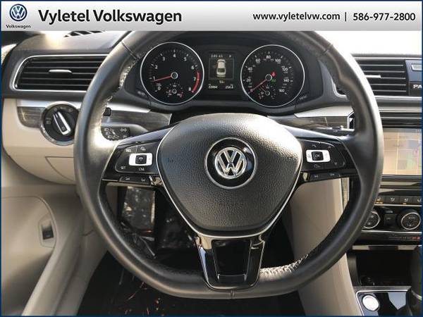 2018 Volkswagen Passat sedan 2 0T SE w/Technology Auto - Volkswagen for sale in Sterling Heights, MI – photo 14