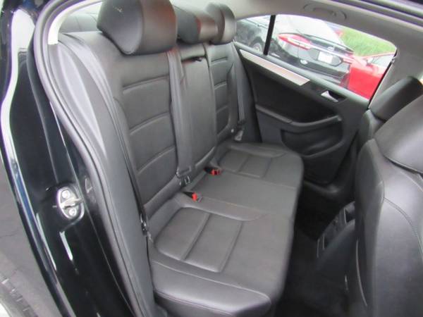 2012 Volkswagen Jetta Sedan TDI with Leatherette door panel inserts for sale in Grayslake, IL – photo 16