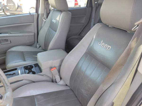 2005 Jeep Grand Cherokee Leather LOADED 4x4 - - by for sale in Derry, MA – photo 11