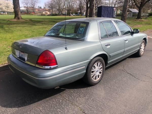2005 Crown Victoria (Low Miles - Clean Title) - - by for sale in Roseburg, OR – photo 5