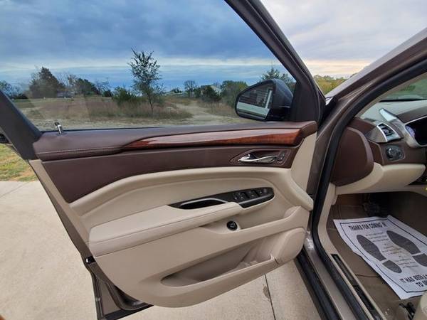 2012 Cadillac SRX Sport Utility 4D FWD V6, Flex Fuel, 3.6 Liter... for sale in Hillsboro, IL – photo 14