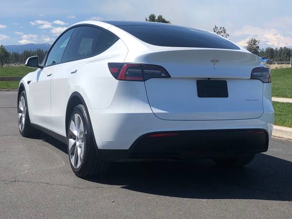 2020 TESLA MODEL Y LONG RANGE AWD GO GREEN GO ELECTRIC - cars & for sale in Sisters, OR – photo 4