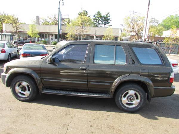 1999 INFINITI QX4 4X4 NICE! - - by dealer - vehicle for sale in Minneapolis, MN – photo 2
