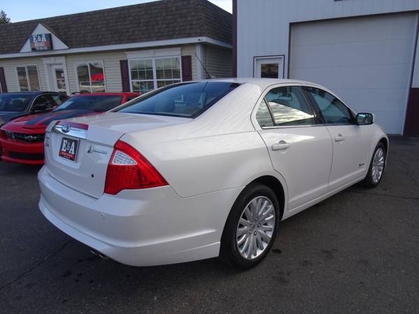 2011 Ford Fusion Hybrid FWD - cars & trucks - by dealer - vehicle... for sale in Waterloo, IA – photo 6