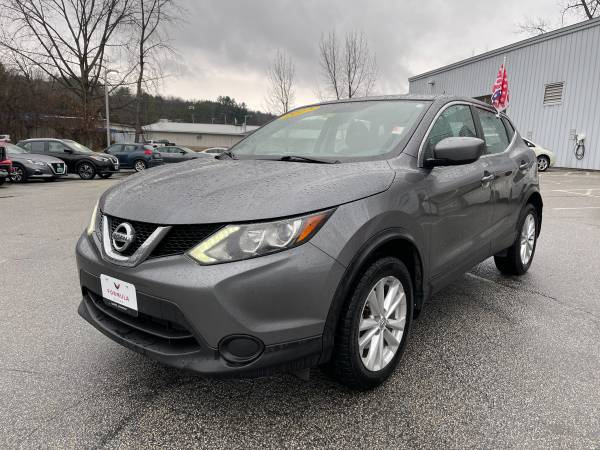 ~~~~~~~ 2017 Nissan Rogue Sport SUV ~~~~~~~ - cars & trucks - by... for sale in BERLIN, VT – photo 3
