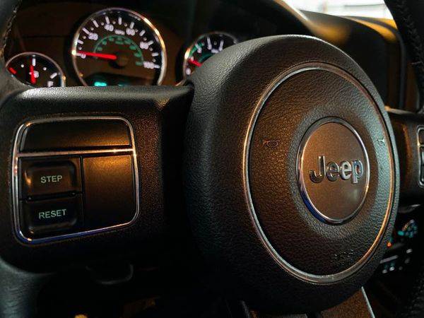 2015 Jeep Wrangler Unlimited Sahara 4x4 4dr SUV for sale in Eldridge, IA – photo 23