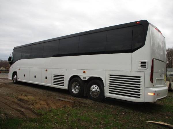 3) 2018 MCI J4500 56 Passenger Luxury Coach Bus RTR 1024836-01-03 for sale in Dayton, NJ – photo 21