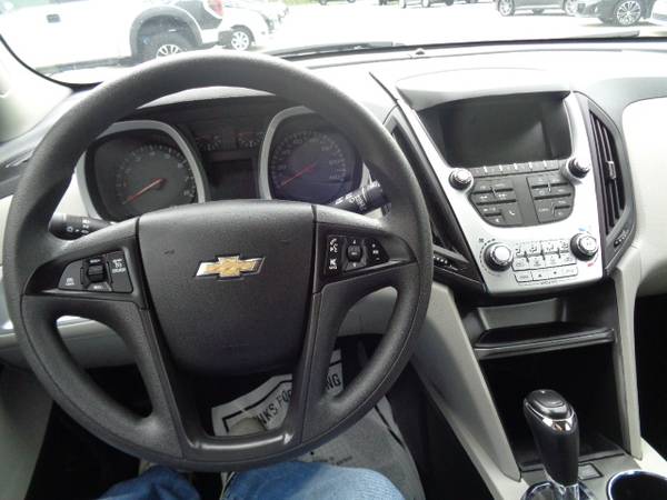 OPEN! 2017 Chevy Chevrolet Equinox LS AWD Loaded IPOD 1-Owner - cars... for sale in Hampton Falls, MA – photo 12