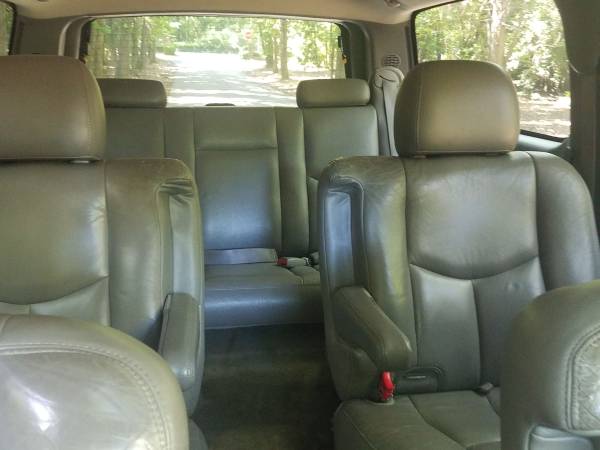 2004 chevy suburban 4wd for sale in Tallahassee, FL – photo 9