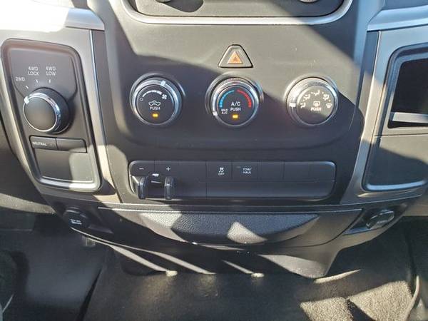 2015 Ram 2500 Crew Cab 4WD SLT Pickup 4D 6 1/3 ft Trades Welcome Finan for sale in Harrisonville, MO – photo 8