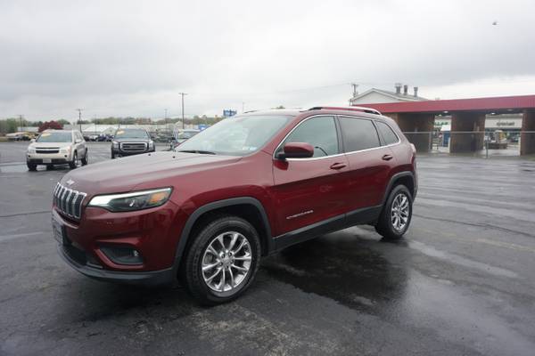 2019 Jeep Cherokee Latitude Plus 4x4 - - by dealer for sale in Greenville, OH – photo 3