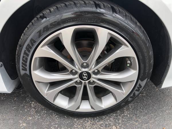 2014 HYUNDAI SONATA - MINT CONDITION - LOW MILES! - cars & trucks -... for sale in Nashville, KY – photo 10