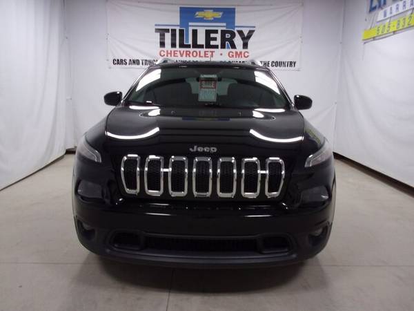 2018 Jeep Cherokee Latitude - cars & trucks - by dealer - vehicle... for sale in Moriarty, NM – photo 3