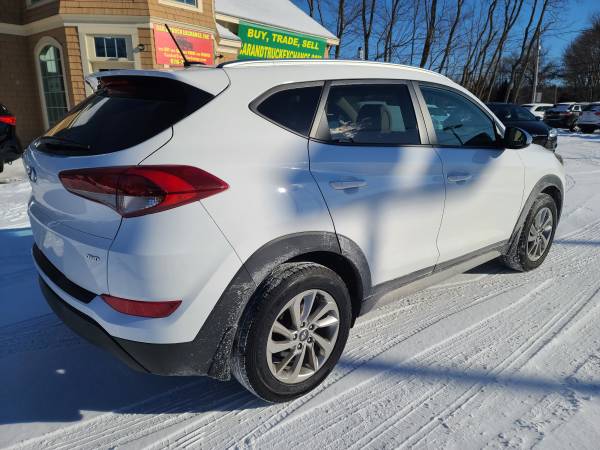 2017 Hyundai Tucson SE AWD one owner clean Carfax excellent for sale in Rowley, MA – photo 5