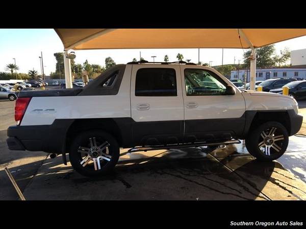 3/4 TON 2004 Chevrolet Avalanche 4x4 for sale in Medford, OR – photo 3