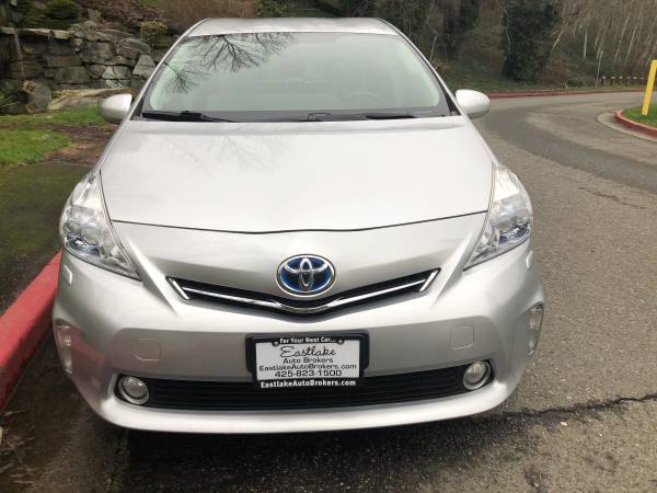 2012 Toyota Prius V Pkg 5 - Navi, Leather, Clean title, Loaded for sale in Kirkland, WA – photo 2