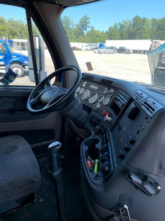 Semi Truck For Sale - cars & trucks - by owner - vehicle automotive... for sale in Fairburn, GA – photo 2