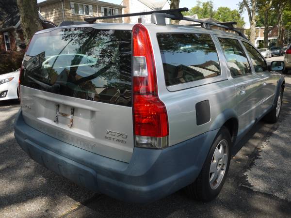 2003 Volvo XC70 2.5T Wagon for sale in Flushing, NY – photo 4