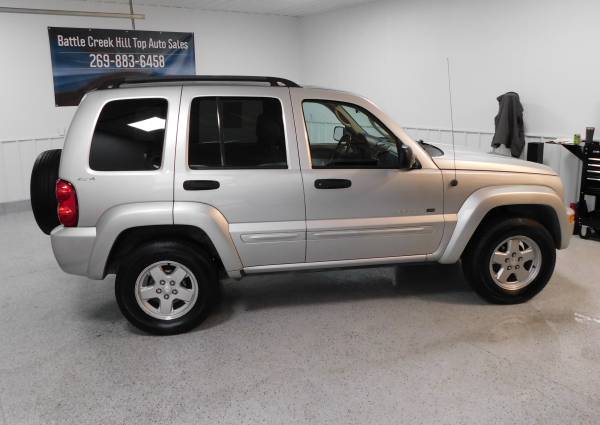 2002 JEEP LIBERTY LIMITED 4WD W/ ONLY 141K MILES! SOUTHERN VEHICLE!... for sale in Battle Creek, MI – photo 2