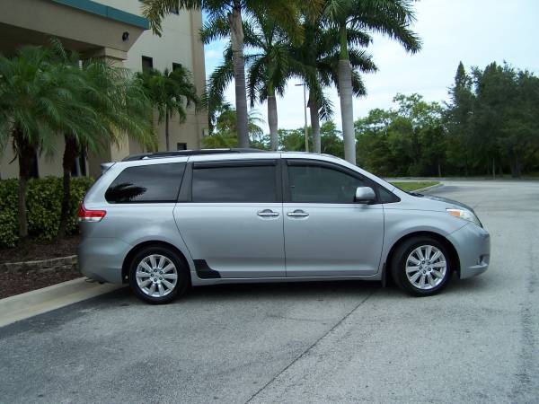 2011 Toyota Sienna Limited - cars & trucks - by dealer - vehicle... for sale in St.petersburg, FL – photo 3