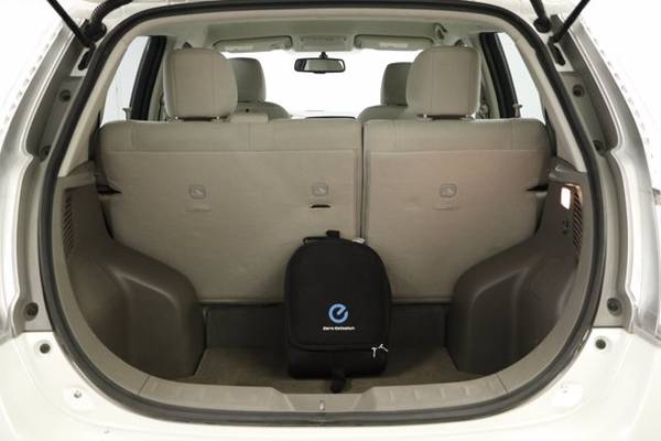 HEATED SEATS - CAMERA White 2016 Nissan Leaf SV ZEV Hatchback for sale in Clinton, AR – photo 17