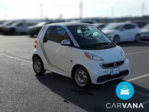 2015 smart fortwo Pure Hatchback Coupe 2D coupe White - FINANCE... for sale in Manhattan Beach, CA – photo 15